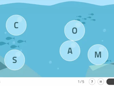 Atividade da NeuronUP para formar palavras em fundo marinho, com bolhas que mostram as letras C O S M, peixes, contador de corações e botão Finalizar (1/5).