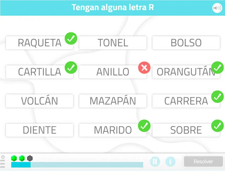 Jogo de palavras com fichas coloridas; letras corretas marcadas em verde e outras em vermelho, e barra de progresso.