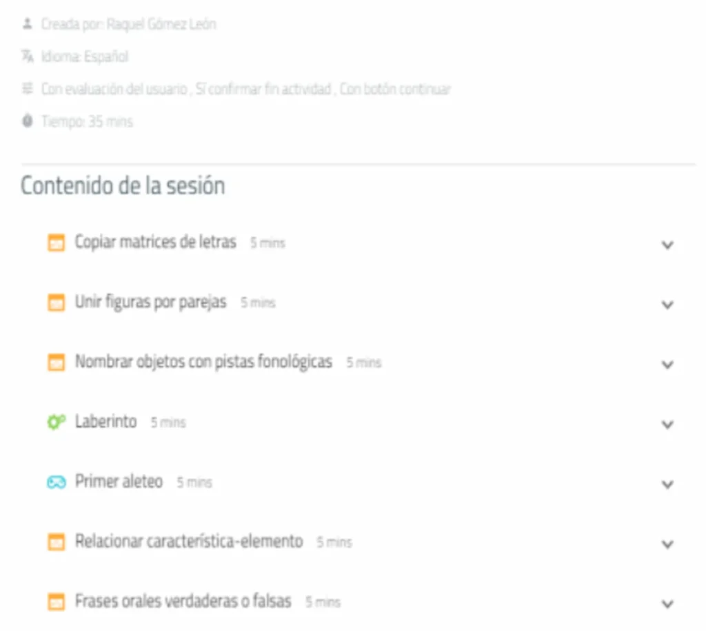 Profissional guia uma pessoa com deficiência intelectual em frente a um tablet que mostra a sessão e sua duração.