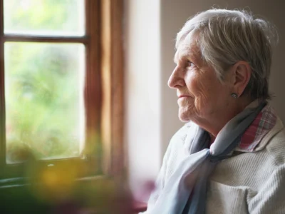 Biomarcadores sanguíneos e Alzheimer: como o p-tau217 permite prever o surgimento dos sintomas.