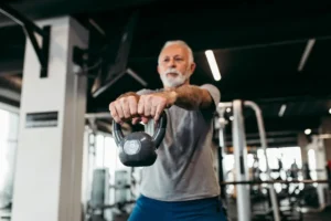 Exercício físico e neuroplasticidade. Como o exercício físico atua como intervenção para potencializar a neuroplasticidade de pessoas com dificuldades cognitivas.
