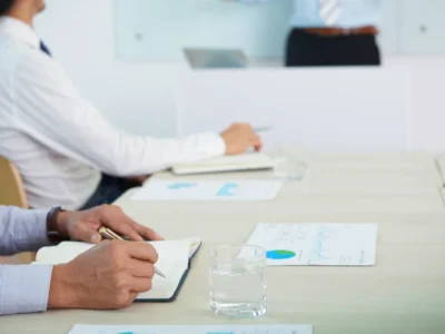 Neurorehabilitation und Stimulierung der exekutiven Funktionen in der Arbeitswelt