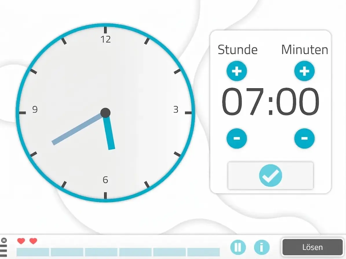 Ältere Person beim Ablesen der Uhrzeit: analoge Uhr links und Bedienfeld rechts.