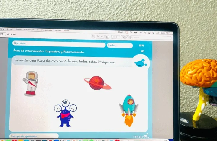 Écran d'ordinateur avec interface de NeuronUP ; montre une activité pour inventer une histoire avec des images et un cerveau coloré.