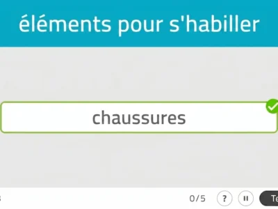 Interface de NeuronUP : Catégories à contre-la-montre, texte « éléments pour s'habiller », champ « chaussures » coché et compteur de 3.