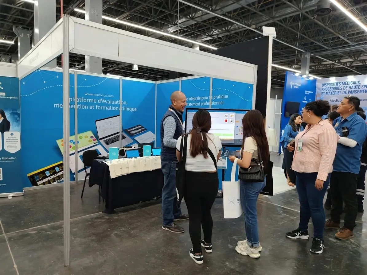 Équipe de NeuronUP présentant des solutions d’évaluation et de réadaptation cognitive à Medical Expo Guadalajara