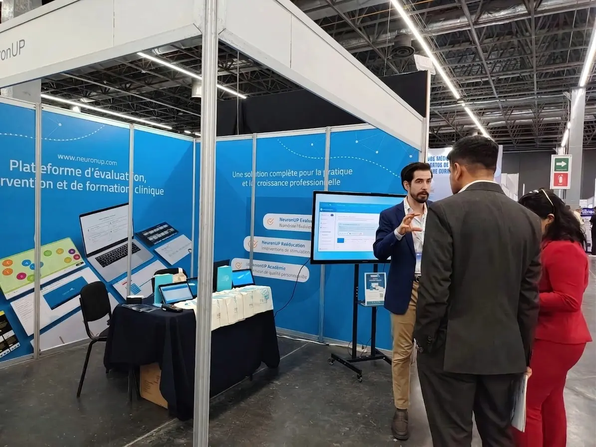 Équipe de NeuronUP à Medical Expo Guadalajara 2026 présentant son écosystème de santé cognitive numérique