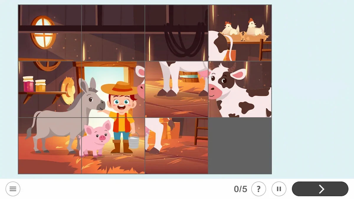 Bambino con cappello e gilet che partecipa a un'attività didattica in una fattoria, circondato da animali e pezzi di un puzzle.