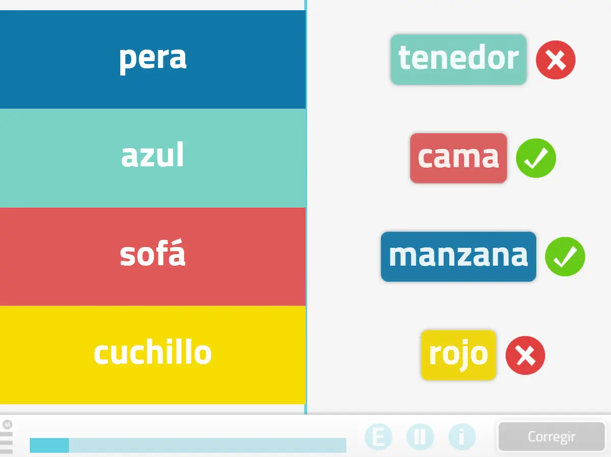 Relación de conceptos: palabras en bloques de colores. Izquierda: pera, azul; derecha: cama y manzana correctas; tenedor y rojo incorrectos.