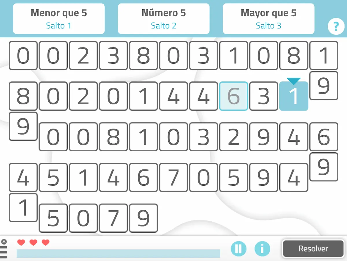 Schermata digitale con tre sezioni: Menor que 5, Número 5 e Mayor que 5; griglia di numeri evidenziati e pulsante Resolver.
