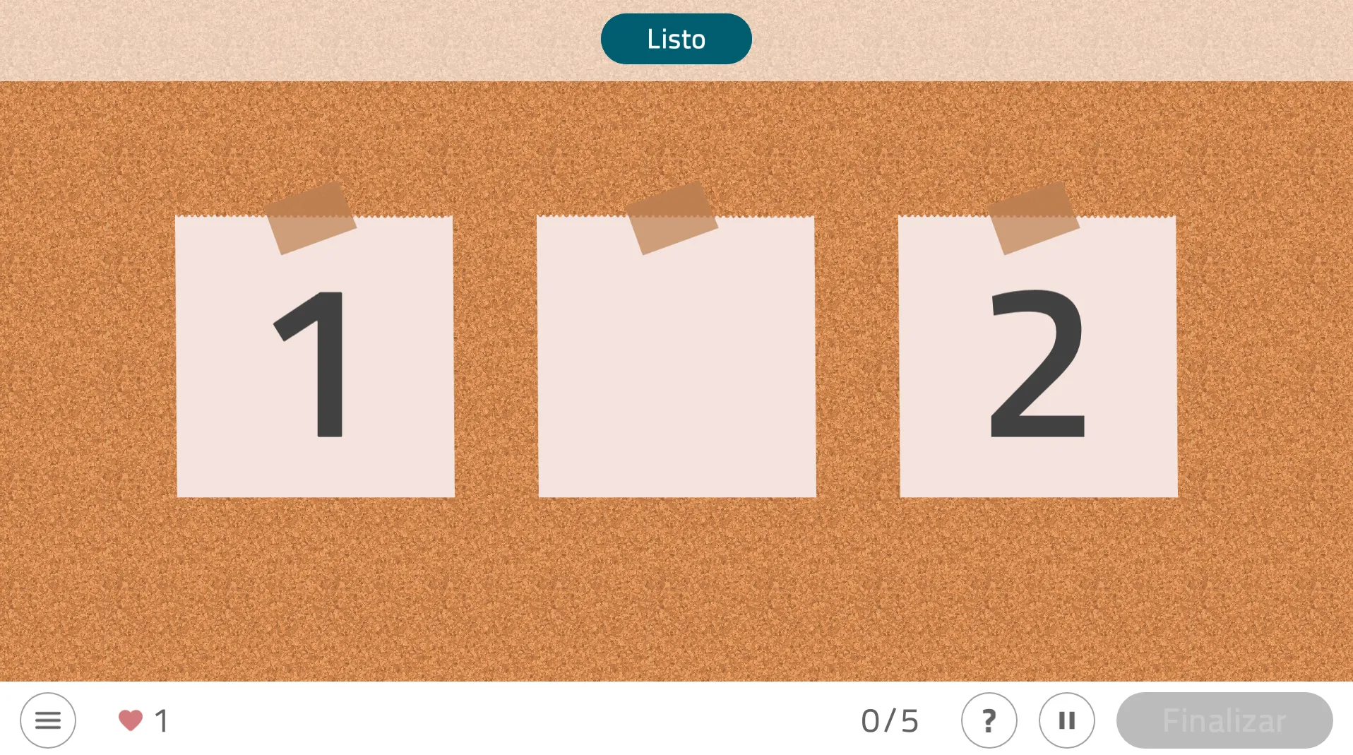 Interfaccia su bacheca di sughero con tre post-it numerati, barra 0/5 e cuore, raffigura un esercizio sequenziale.