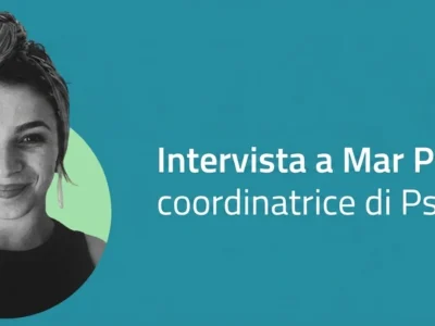 Design grafico con sfondo solido; foto a sinistra di una donna con un foulard e testo a destra: Intervista a Mar Piquer, coordinatrice di PsicoNED.