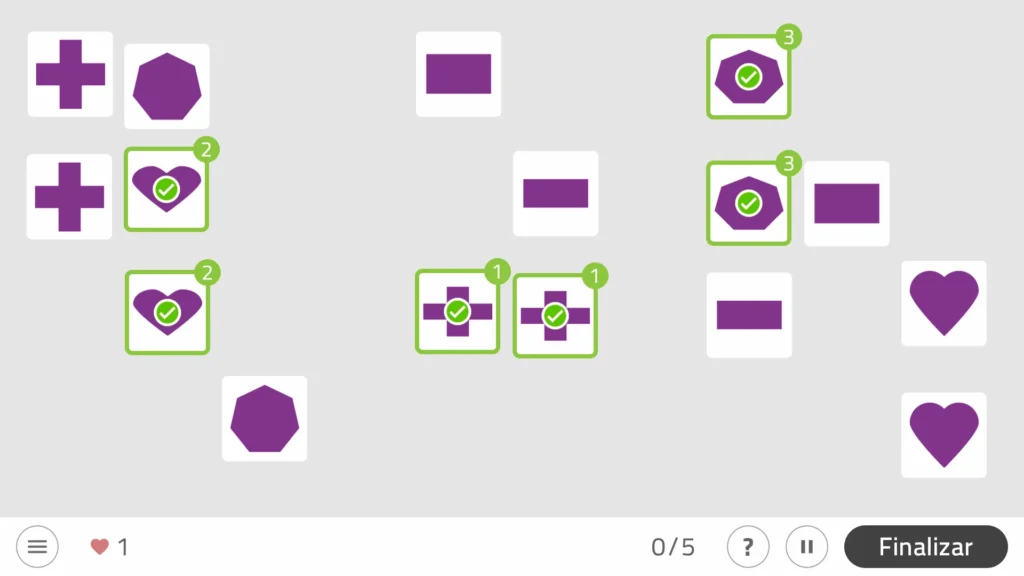 Insieme di forme viola su sfondo grigio, con riquadri verdi di selezione e un pulsante Fine; gioco cognitivo.