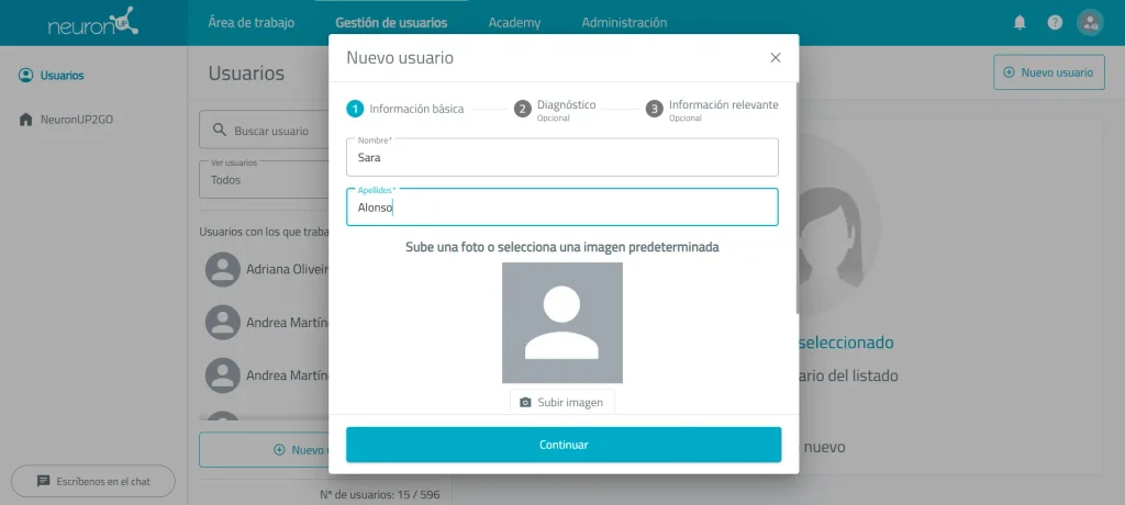 Ventana Nuevo usuario de NeuronUP con los campos de nombre y apellidos y la opcion de subir una foto de perfil.